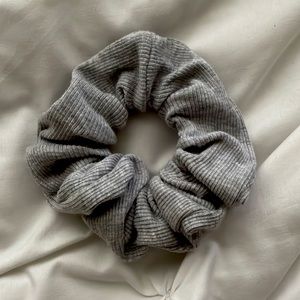 brandy melville grey scrunchie